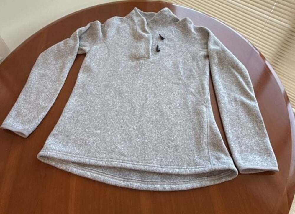 The North Face Women's Heather Grey Fleece Toggle Button Pullover